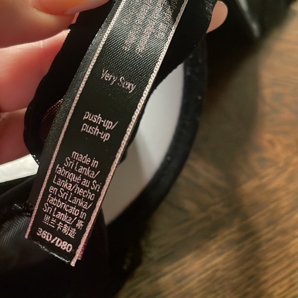 Lot of two Victoria’s Secret Black Push Up Bras size 36D - Picture 9 of 10